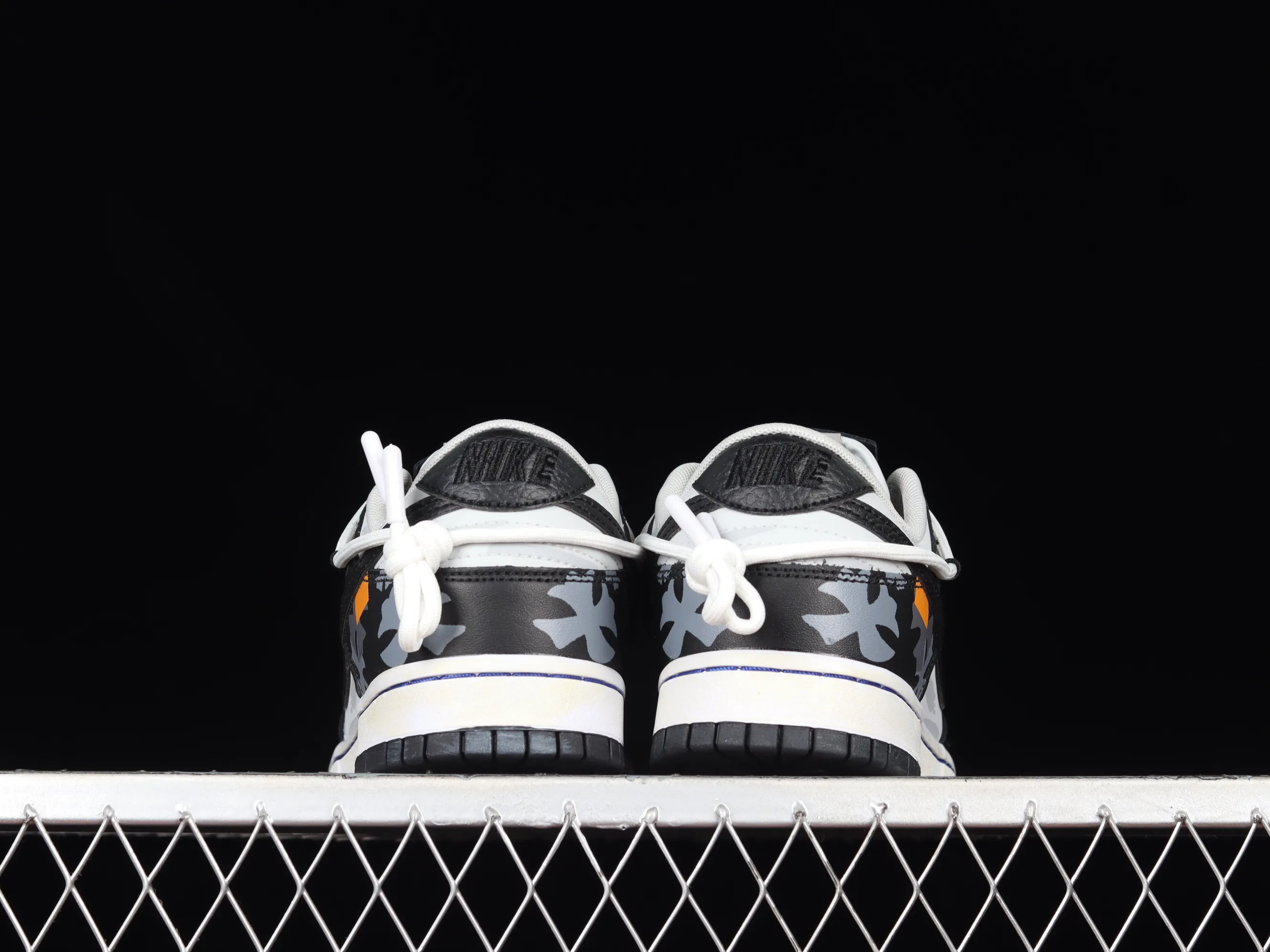 All categories Nk SB Dunk series Nk SB Dunk Low low-top sneakers F version Nk Dunk Low strap deconstruction SB smashed backboard fashion casual sneakers DD3363-002